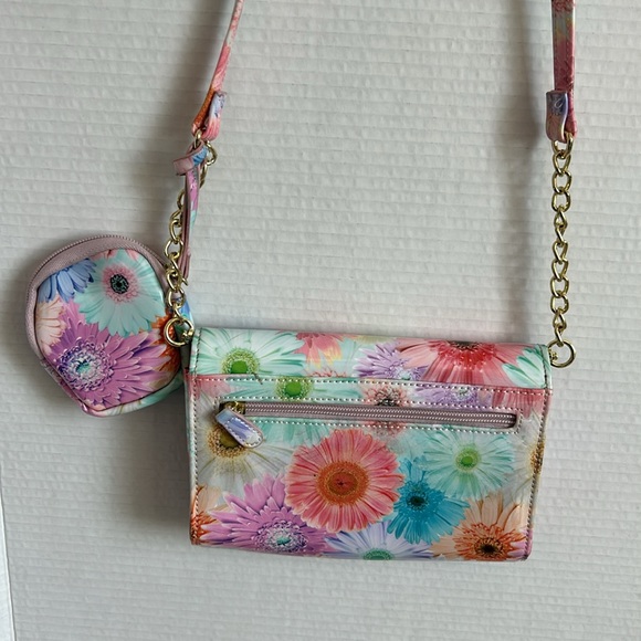 Betsey Johnson Luv Betsey pastel floral crossbody with attached ear bud case. - Picture 5 of 9